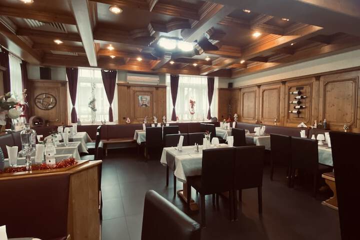 Dining 46 of 63