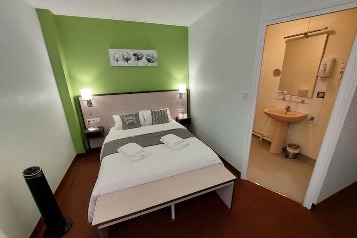 Room 2 of 43