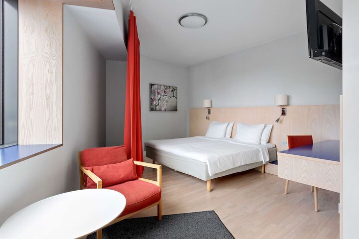 Room 6 of 45