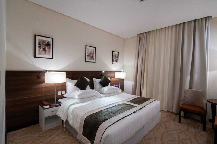 Room 10 of 52