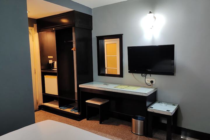 Room 34 of 61