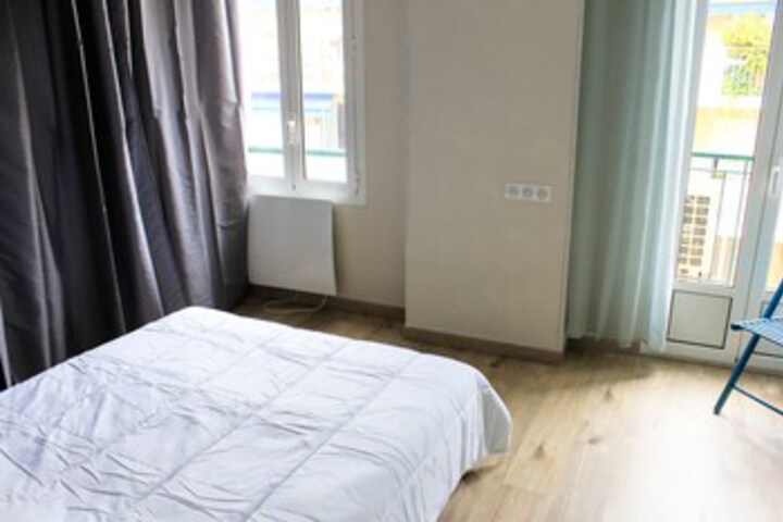 Room 12 of 19
