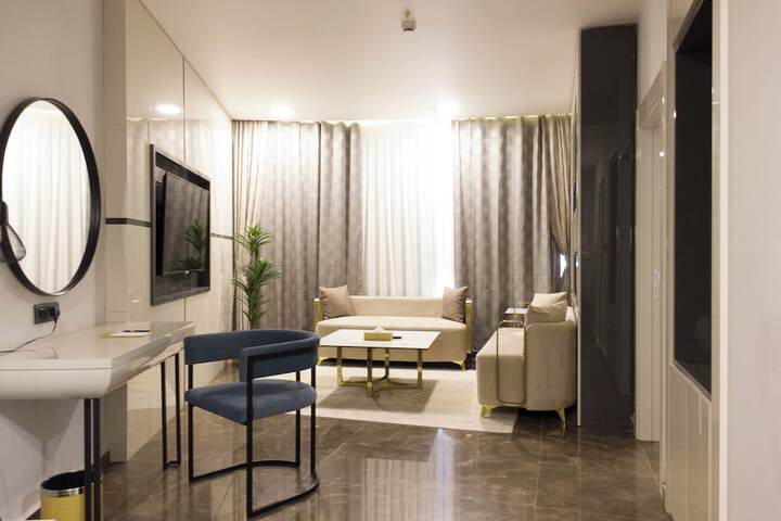 Room 9 of 24