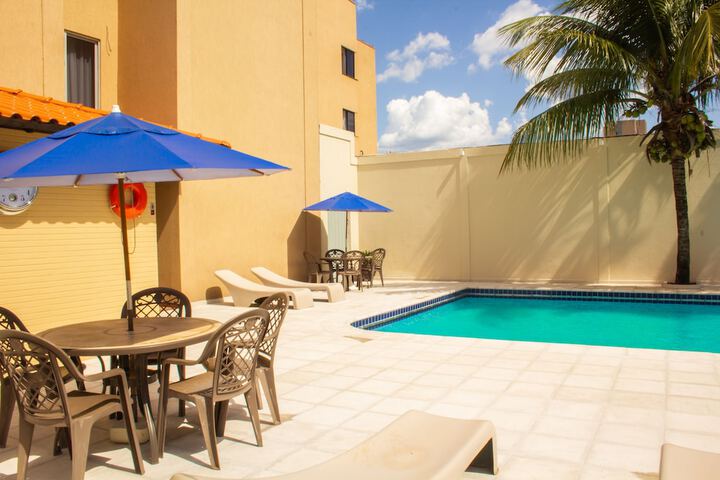 Hotel with Pool