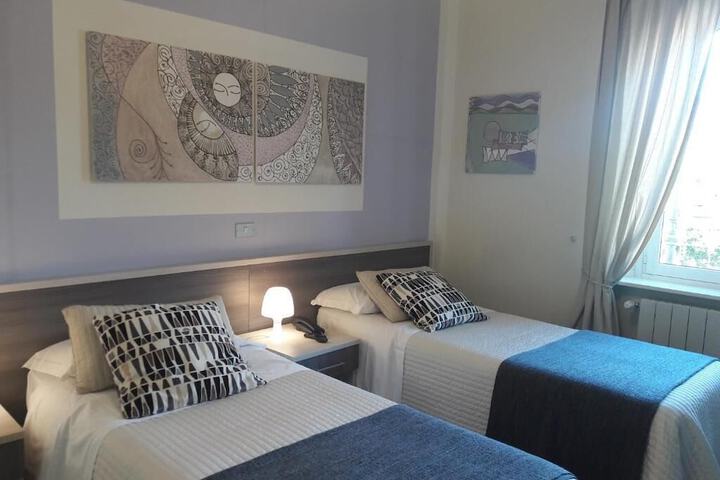 Room 9 of 47