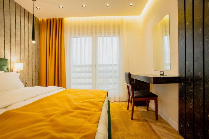 Room 19 of 37