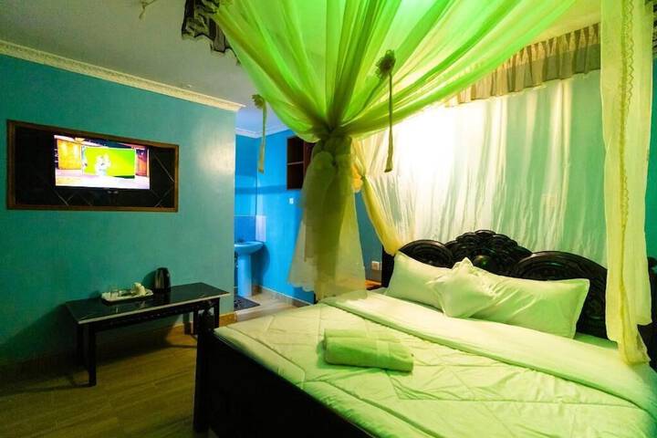 Room 2 of 20