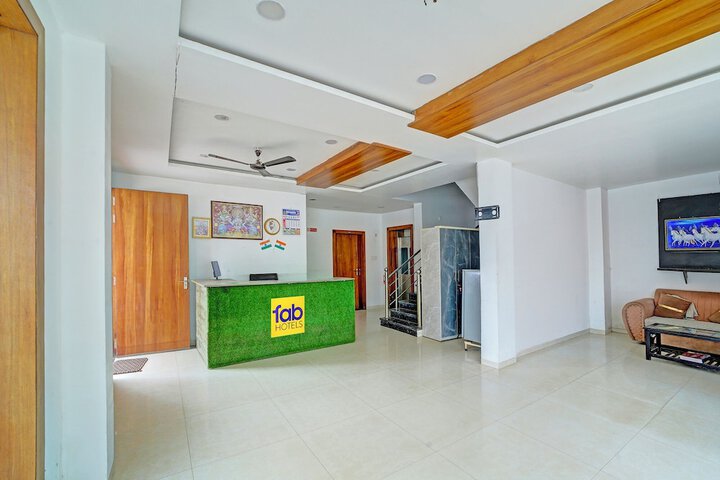 Hotel Interior 6 of 28