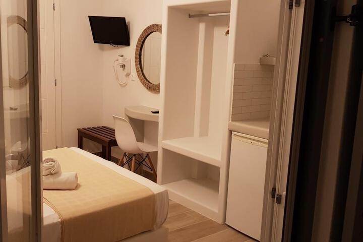 Room 22 of 43