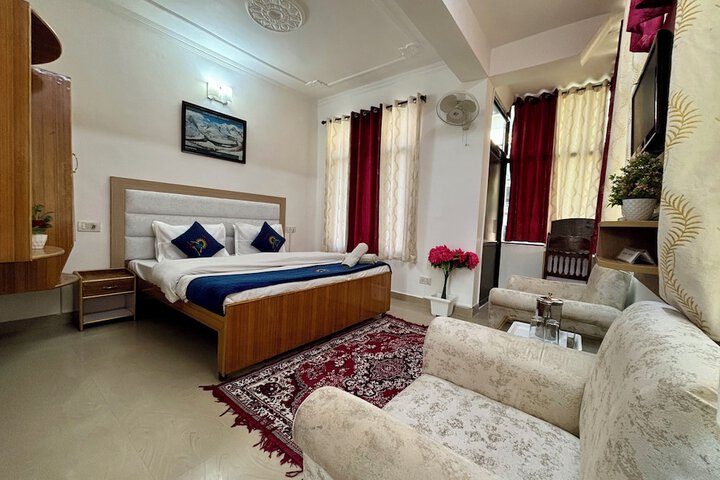 Room 16 of 44