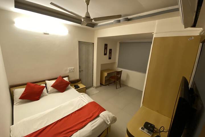 Room 16 of 52