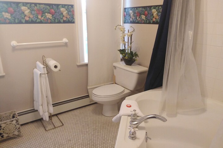 Room 53 of 89