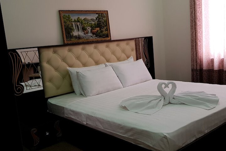 Room 32 of 51