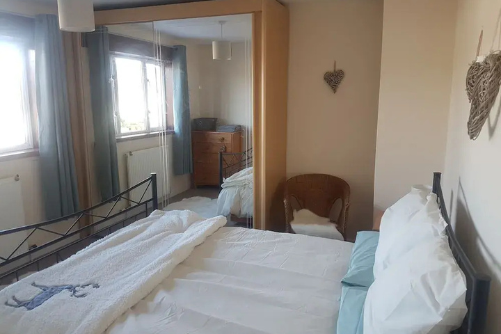 Room 4 of 15