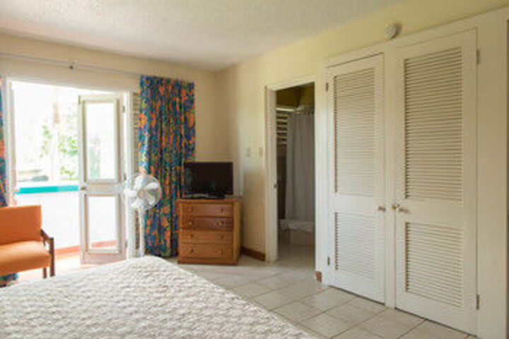 Room 15 of 22