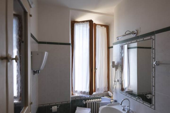 Room 79 of 140