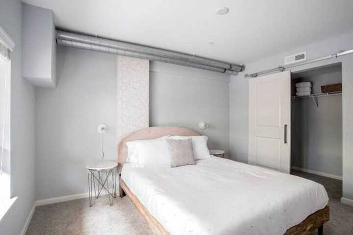 Room 2 of 43