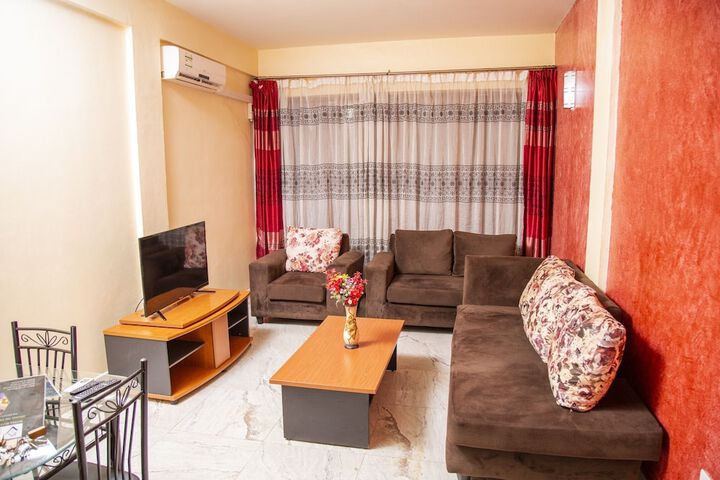 Room 2 of 8