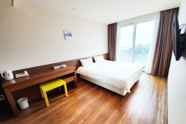 Room 28 of 58
