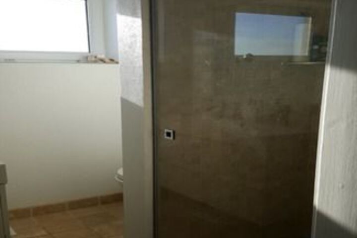 Room 5 of 8