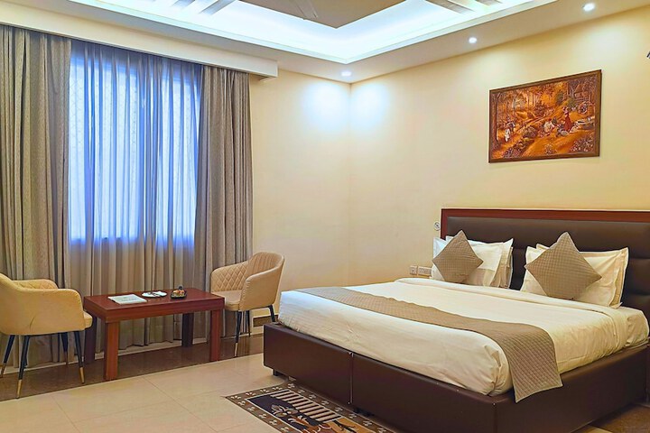 Room 53 of 95