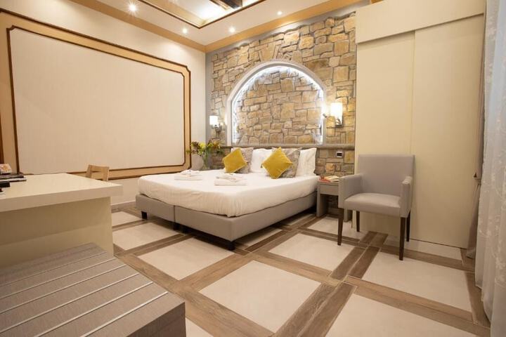 Room 16 of 29