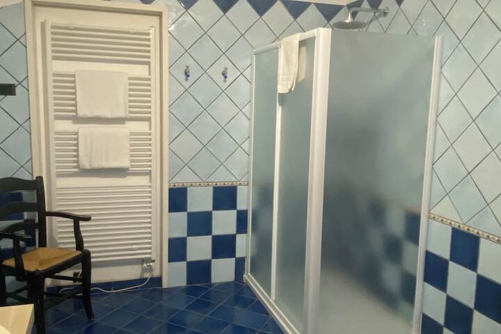 Room 26 of 44