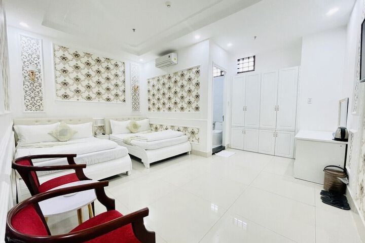 Room 7 of 15