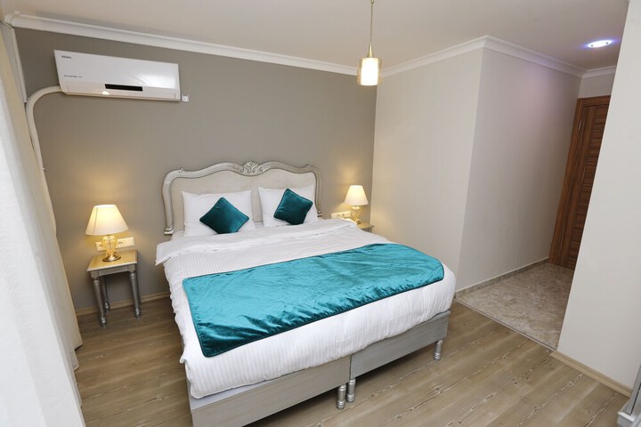 Room 9 of 36