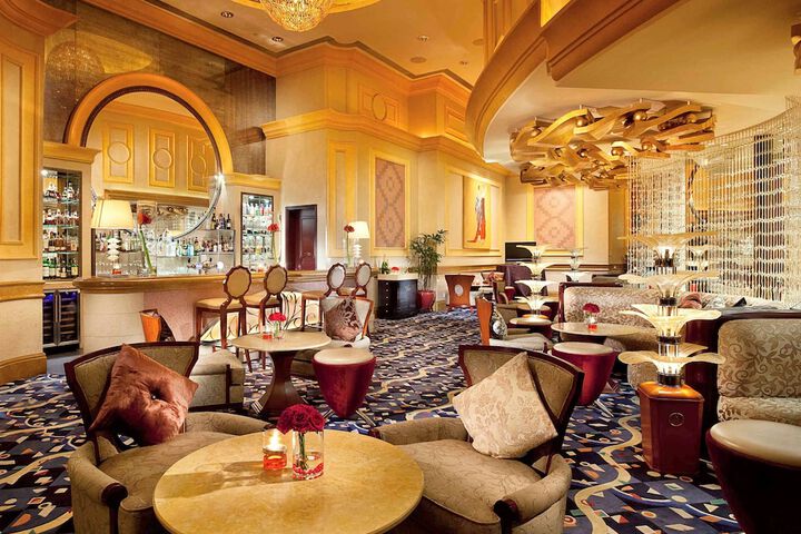 Lounge 87 of 115