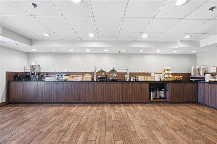 Breakfast/Coffee Service 23 of 27