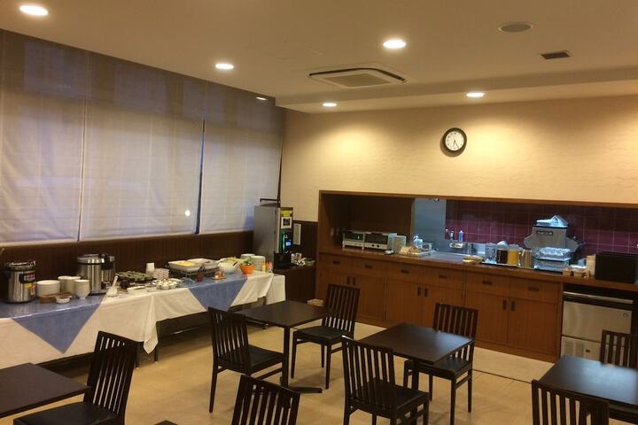 Dining 10 of 21