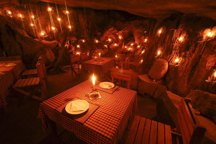 Dining 23 of 63