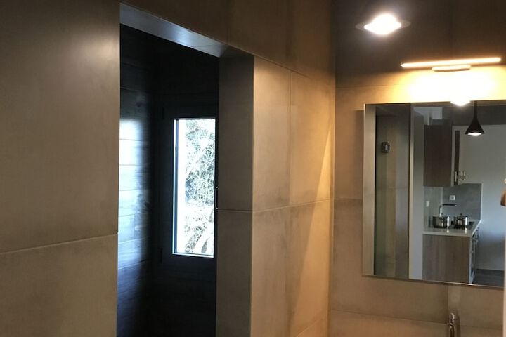 Room 30 of 34