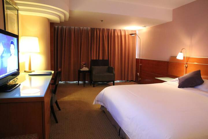 Room 2 of 49