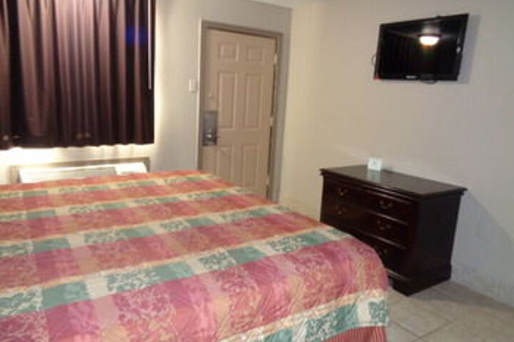 Room 10 of 20