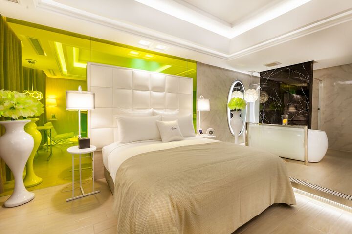 Room 9 of 59