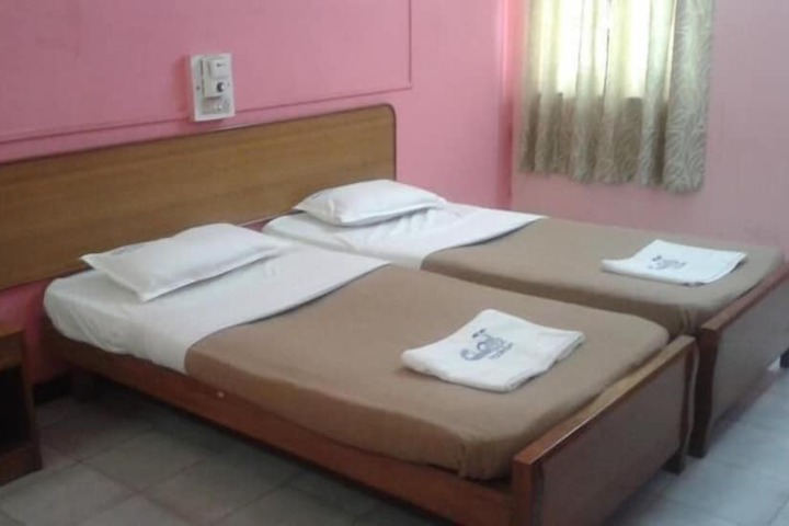 Room 6 of 17