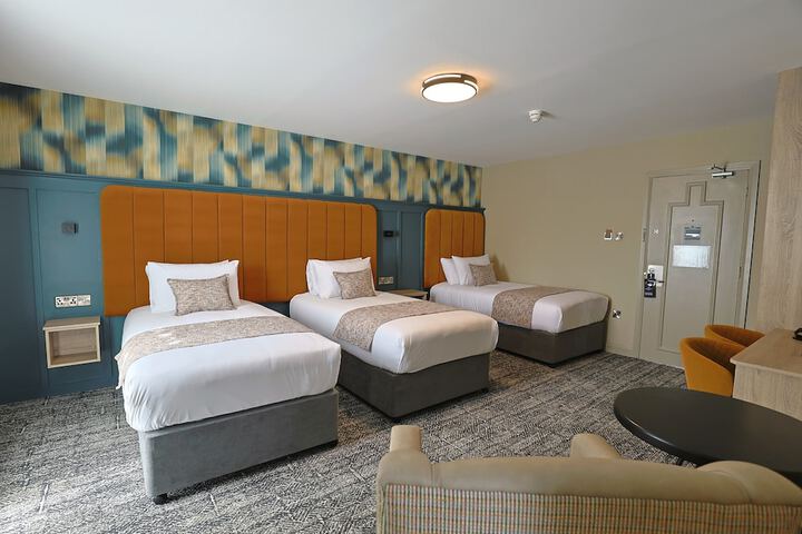 Room 21 of 43
