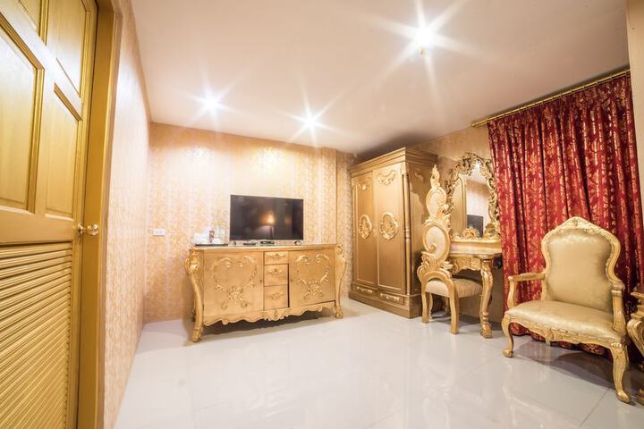 Room 14 of 41