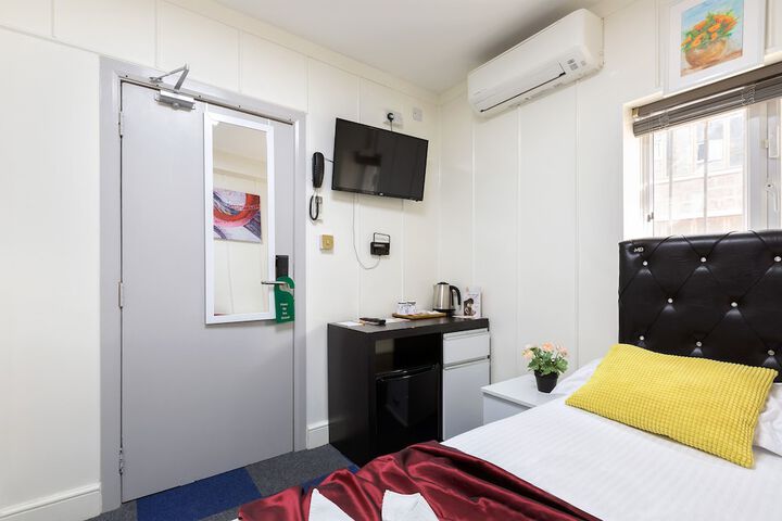 Room 26 of 113