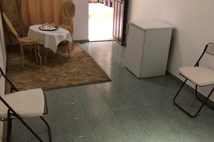 Room 6 of 11