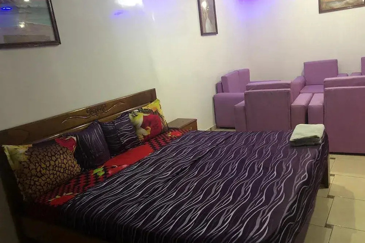 Room 2 of 12