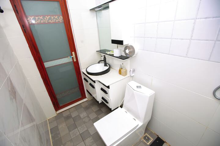 Room 46 of 103