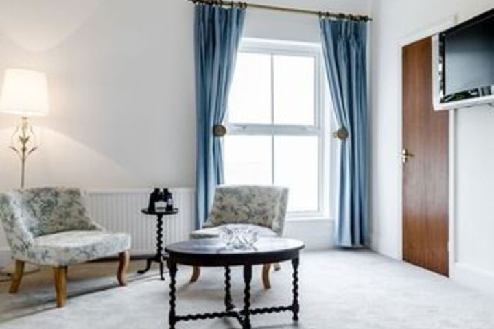 Room 34 of 40