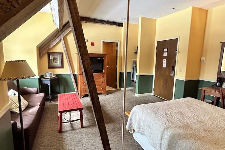 Room 80 of 259