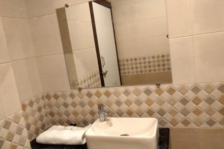 Room 43 of 71