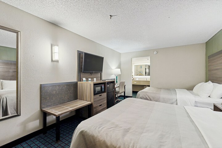Room 12 of 27