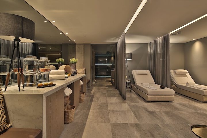 Room 30 of 42