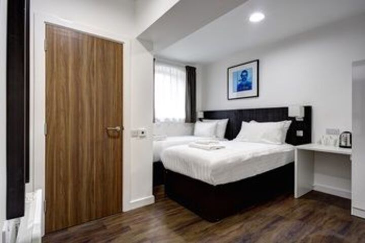 Room 8 of 27